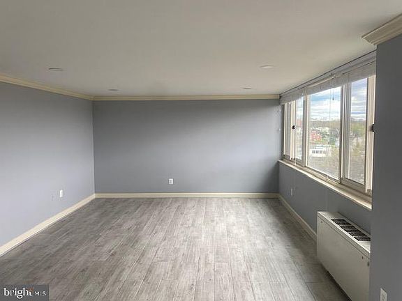3rd image of 4520 King St APT 807