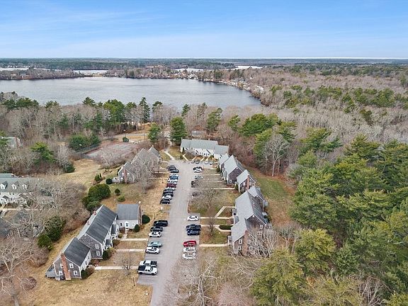 3rd image of 561 Twin Lakes Dr