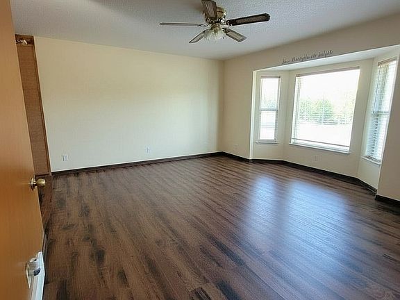 5th image of 3943 S White Rail St