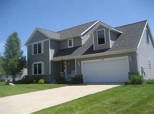 936 N Valley Ave, Fremont, MI 49412