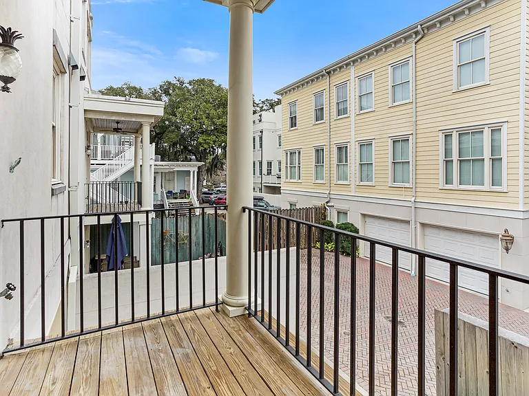 712 Barnard St — Photo 14