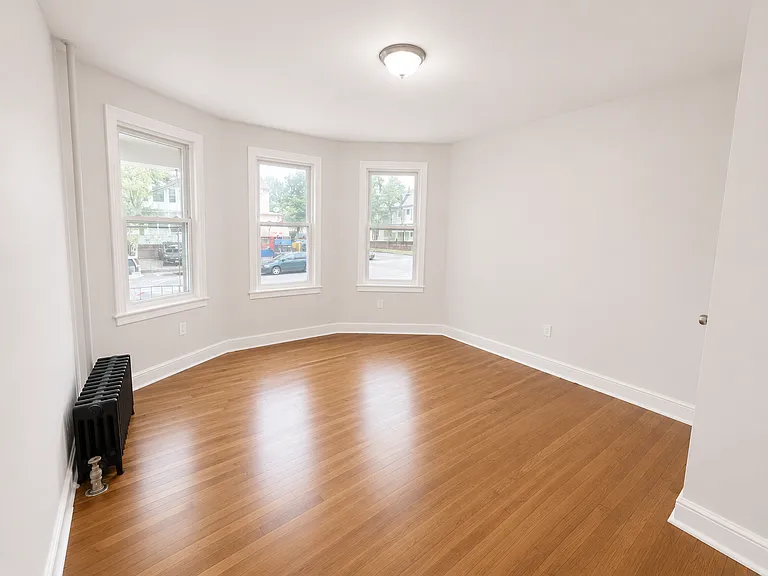 454 4th Ave W #1 — Photo 10