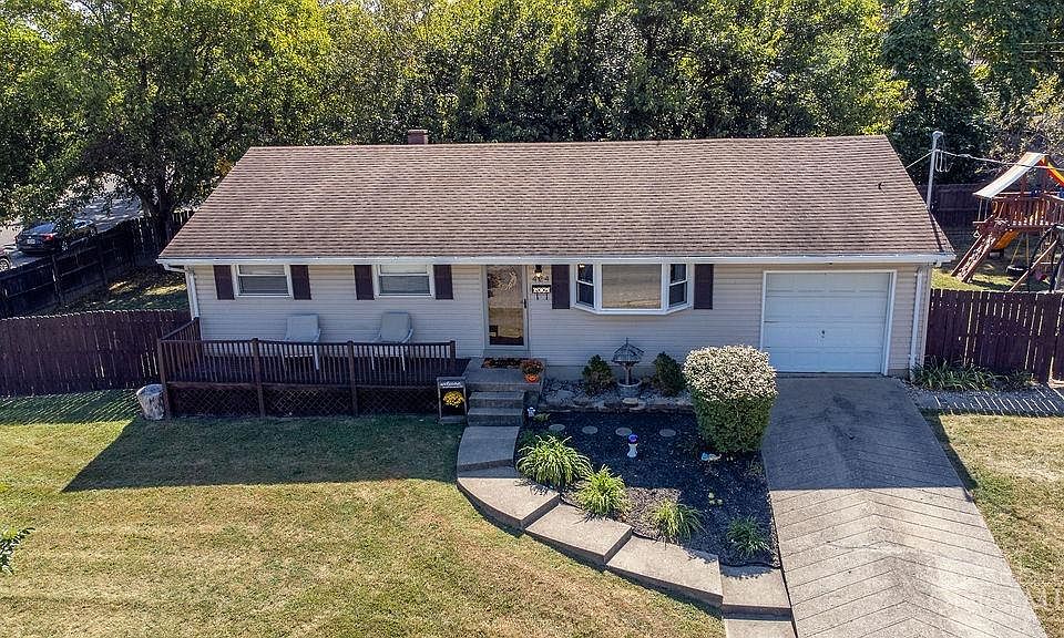 1st image of 424 Rockford Dr