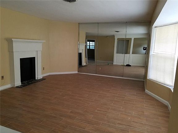 2nd image of 3961 NW 45th Ave