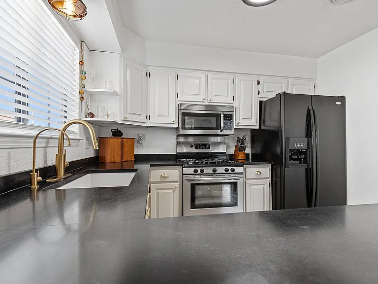604 Venus Ave — Photo 11