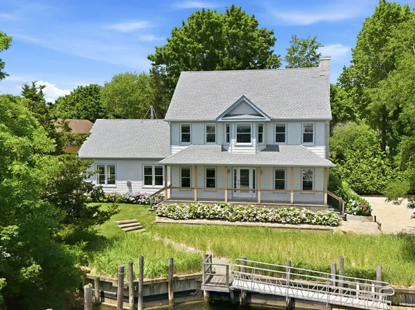 980 Manhasset Ave, Greenport, NY 11944