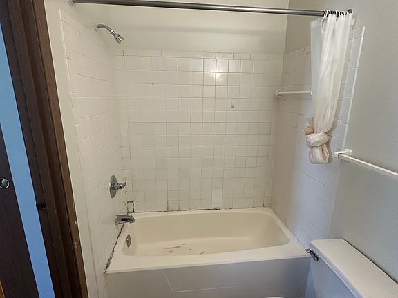 5th image of 2337 S Worthington Ln