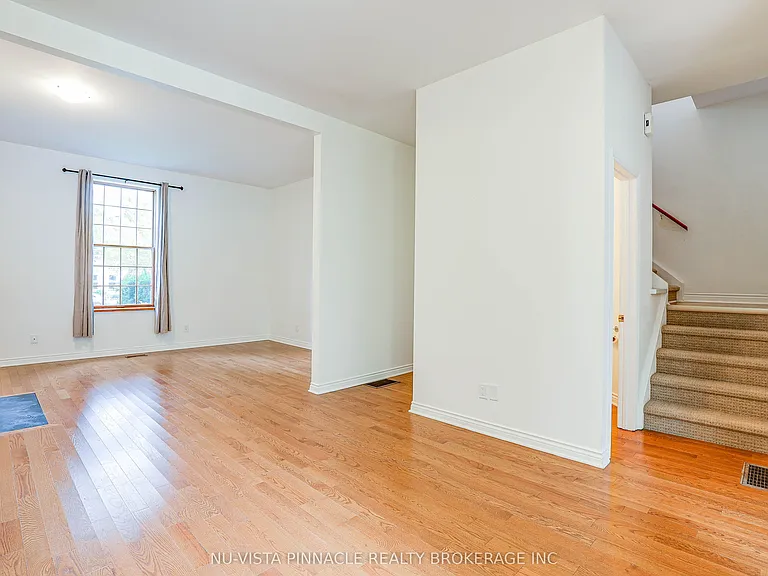 343 Princess Ave — Photo 10