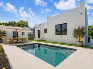 Durniers, Miami, FL 33145