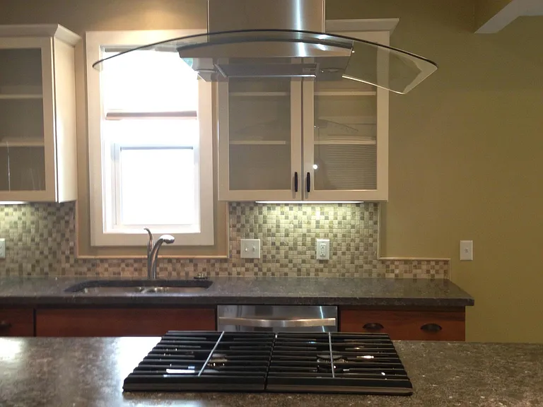 723 Jones St — Photo 5