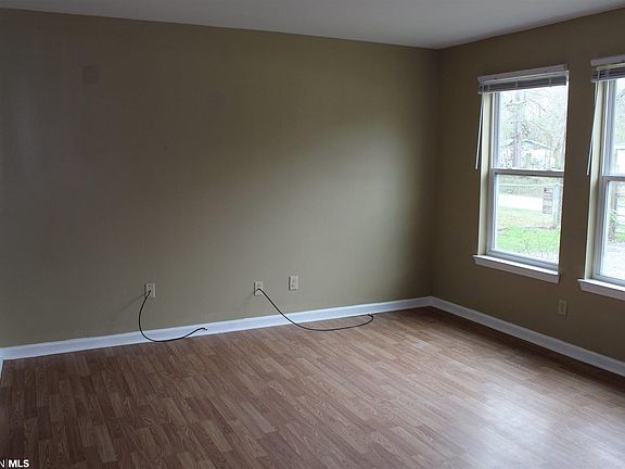 4th image of 3220 Clearview Dr