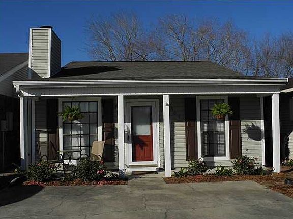 2nd image of 301 Lowell Dr