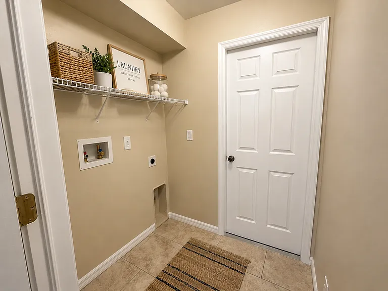 4141 NE 19th Pl — Photo 10