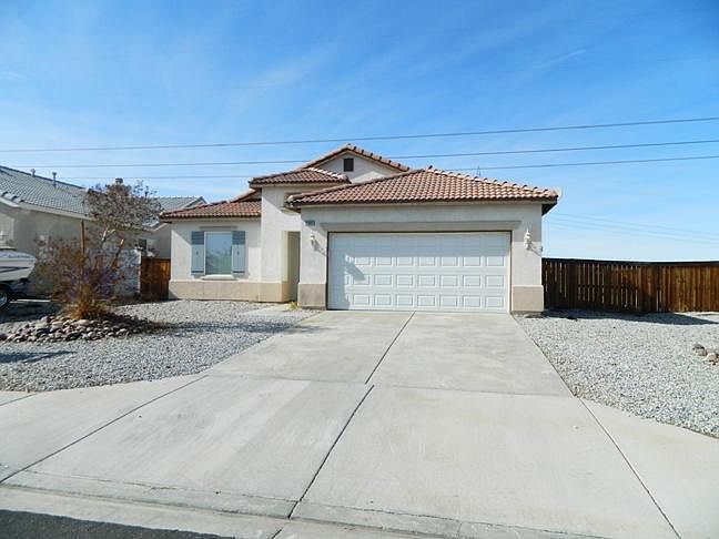 1st image of 14990 Abbotsford Ln