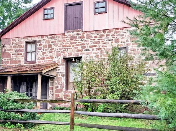 1700 N Texter Mountain Rd, Reinholds, PA 17569
