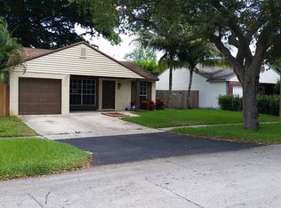 1411 SW 86th Ave, Pembroke Pines, FL 33025