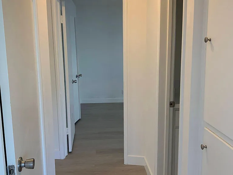 4 1241south Bundy Dr #4 — Photo 12