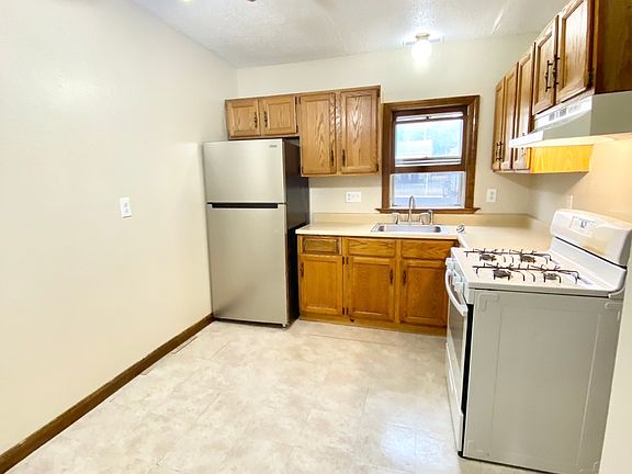 2nd image of 9 Terrace St APT 2