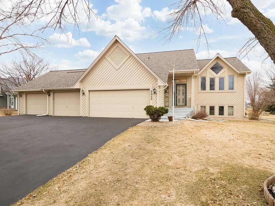 1st image of 9249 Loch Lomond Blvd