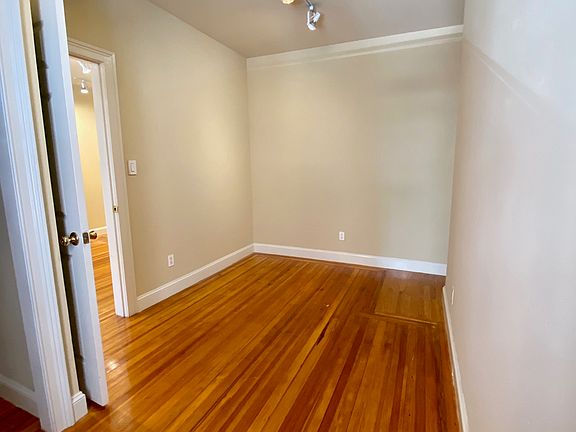 4th image of 235 E 50th St #48