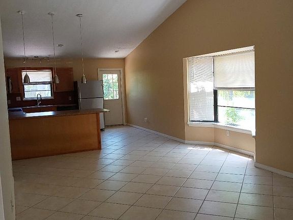 Livingroom/bay window