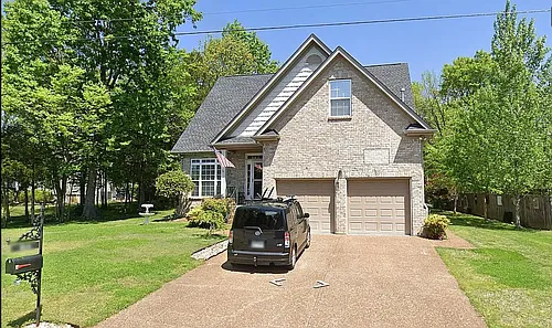 814 Royal Oaks Dr Photo 1
