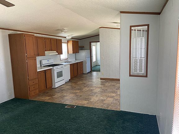 3rd image of 240 W Magnolia Dr
