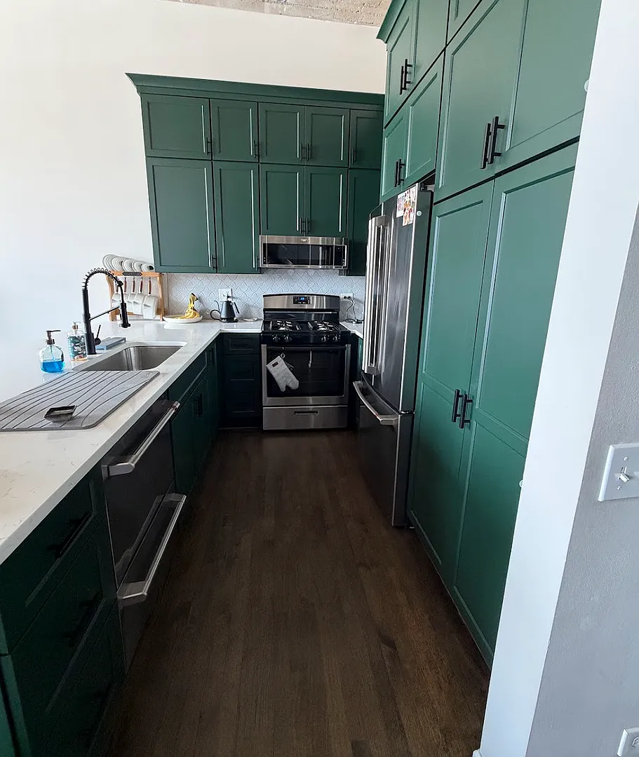 17 N Loomis St — Photo 3