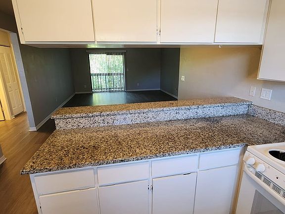 4th image of 6214 54th Ave N #205