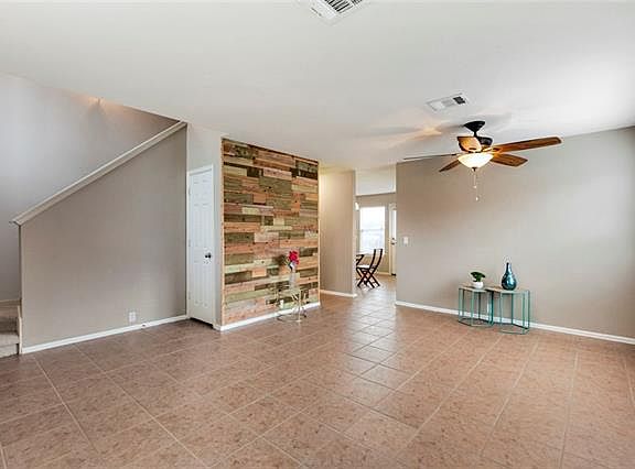 5th image of 147 Soapberry Dr