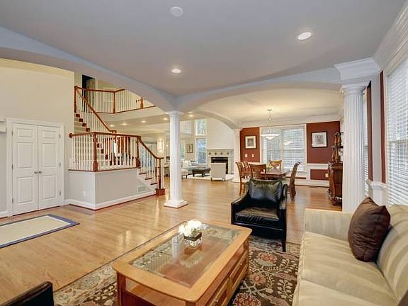 Living Room/Dining Room