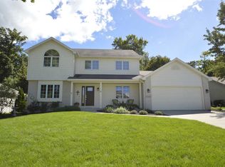 10820 Summer Chase Rd, Fort Wayne, IN 46818