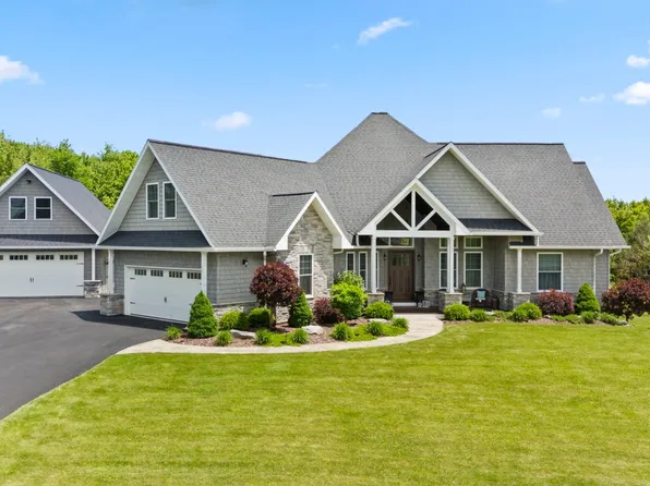 2 Marion Ct, Binghamton, NY 13903