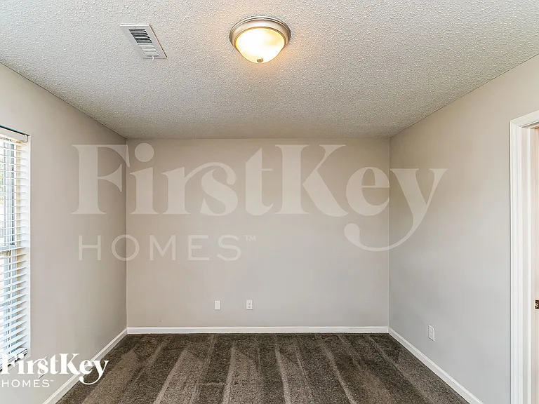 2466 Shadow Valley Rd — Photo 9