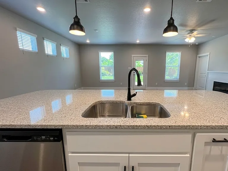 2053 Stillwell St — Photo 8