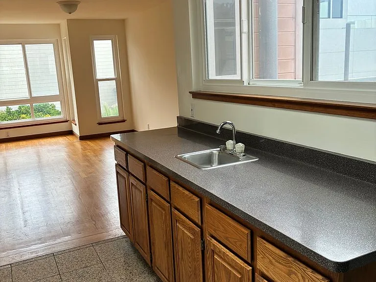 3041 Buchanan St — Photo 10