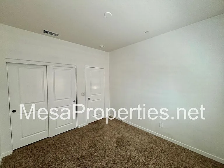 5229 Jarvis Ln — Photo 38