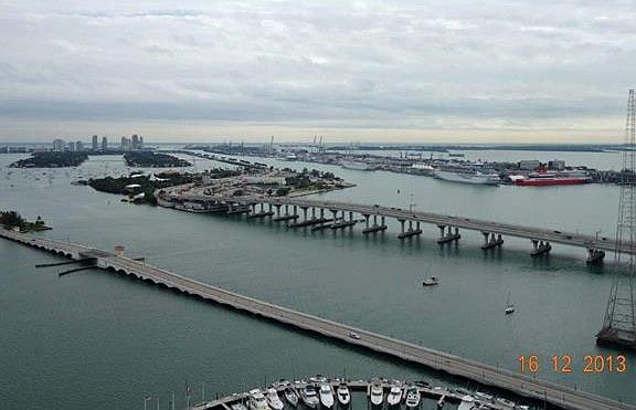 5th image of 1717 N Bayshore Dr APT 3832