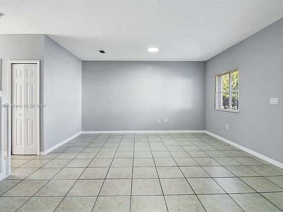 3rd image of 1516 SE 31st Ct #1516