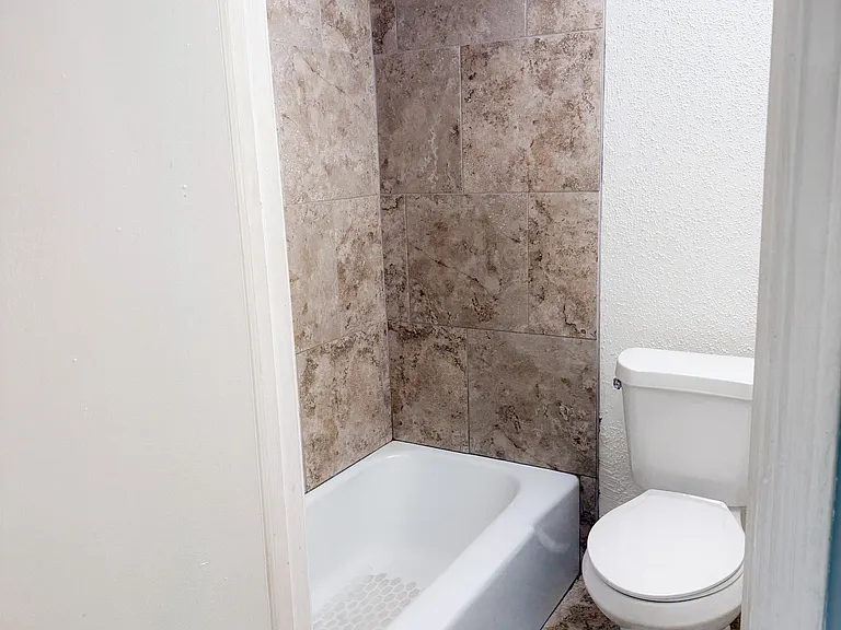 4335 Woodland Dr — Photo 11