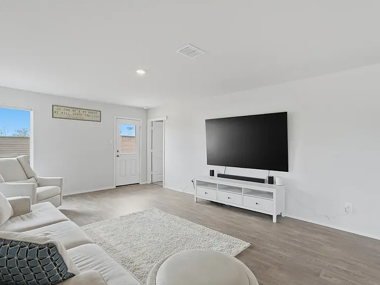 303 Wild Goose Dr — Photo 5