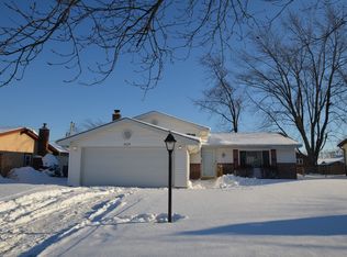 6220 Pond View Dr, Matteson, IL 60443