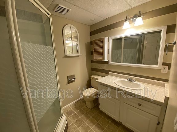 2nd image of 643 Hollydell Rd