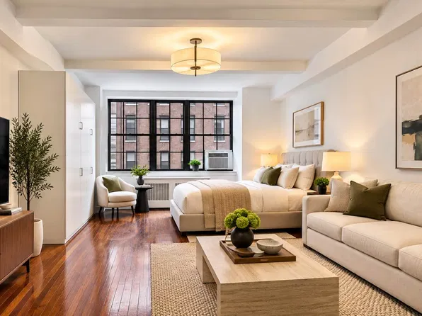 320 East 42nd Street image 1 of 7