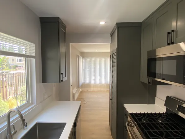 5447 Russell Ave APT 2, Los Angeles, CA 90027