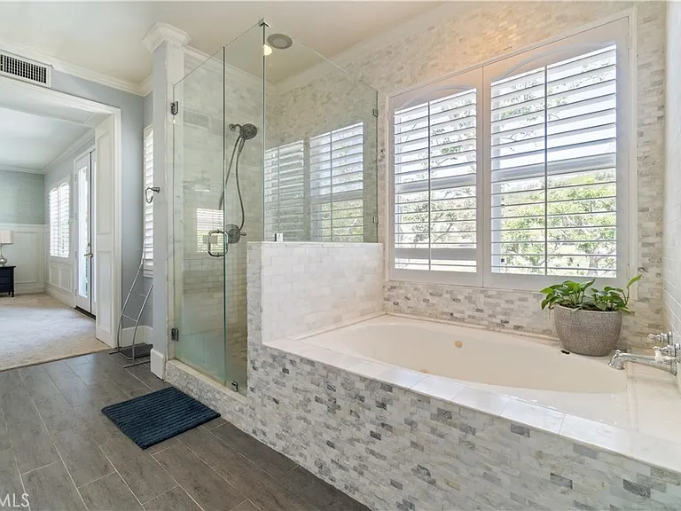 11 Willowglade — Photo 39