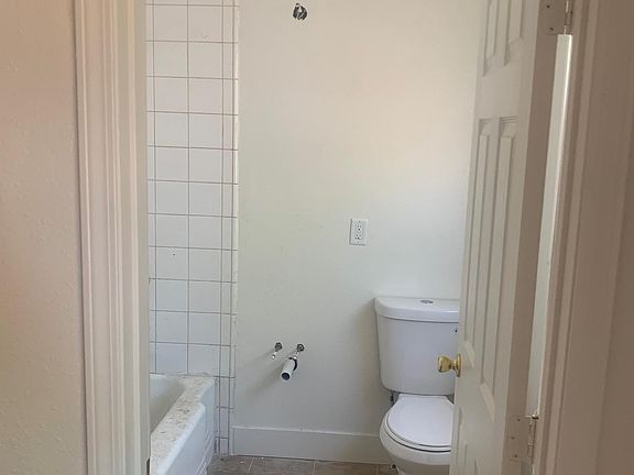 4th image of 1819 Merkley Ave