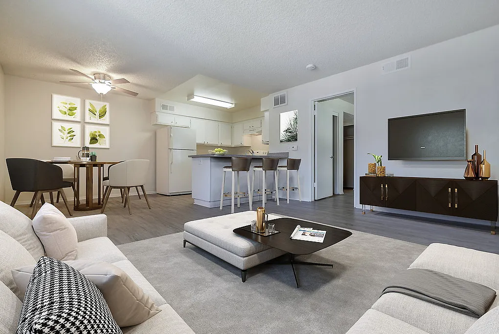Mariners Place — Photo 3
