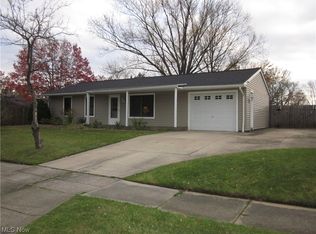 2746 Serra Vista Dr, Stow, OH 44224