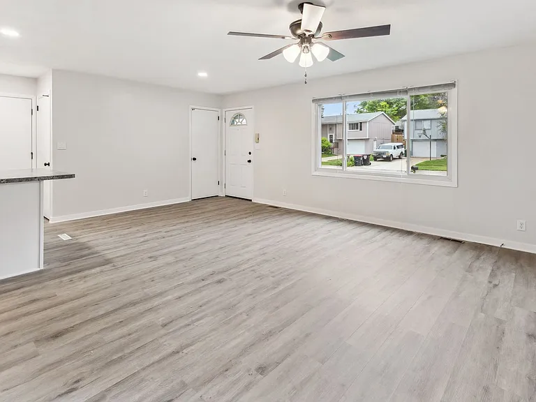 5049 Grassridge Rd — Photo 6